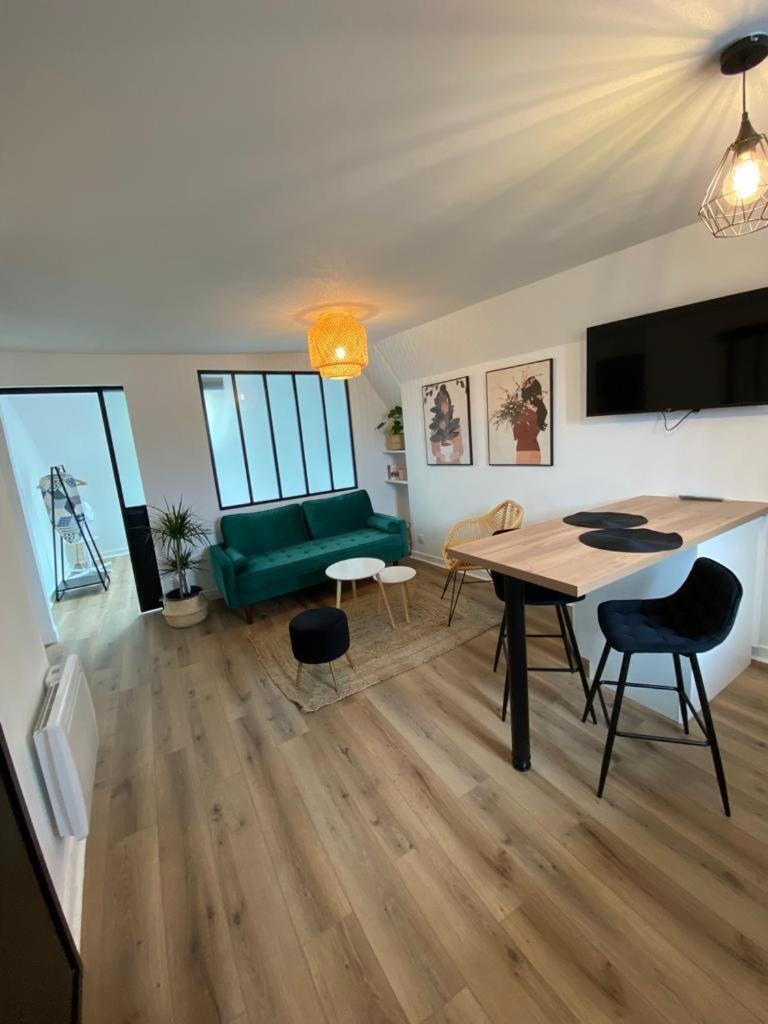 Au Coeur De Ville Laval  Bilik gambar